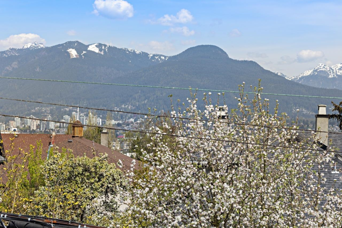 Hot Tub / Spa Photo of 1923 Parker Street, Vancouver, BC