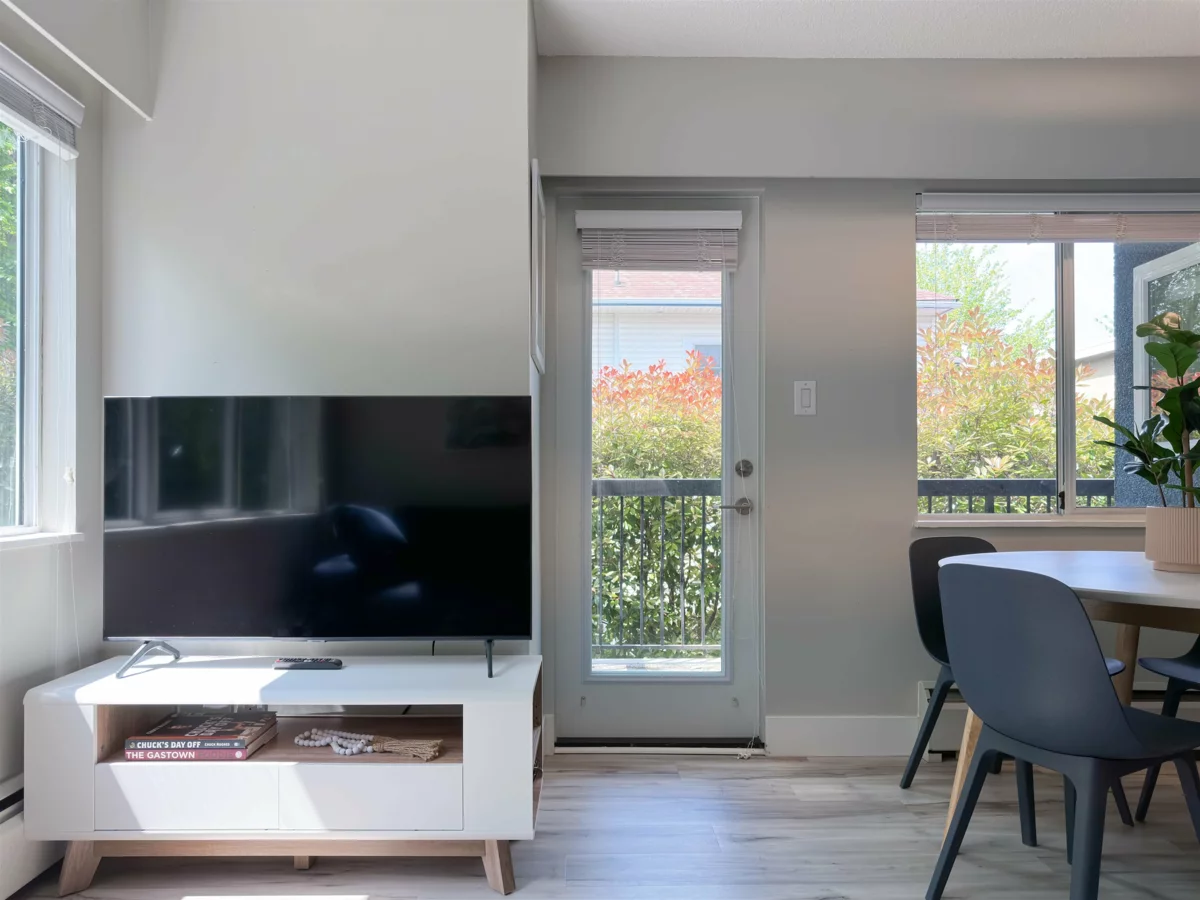 Kitchen Island Photo of 1923 Parker Street, Vancouver, BC