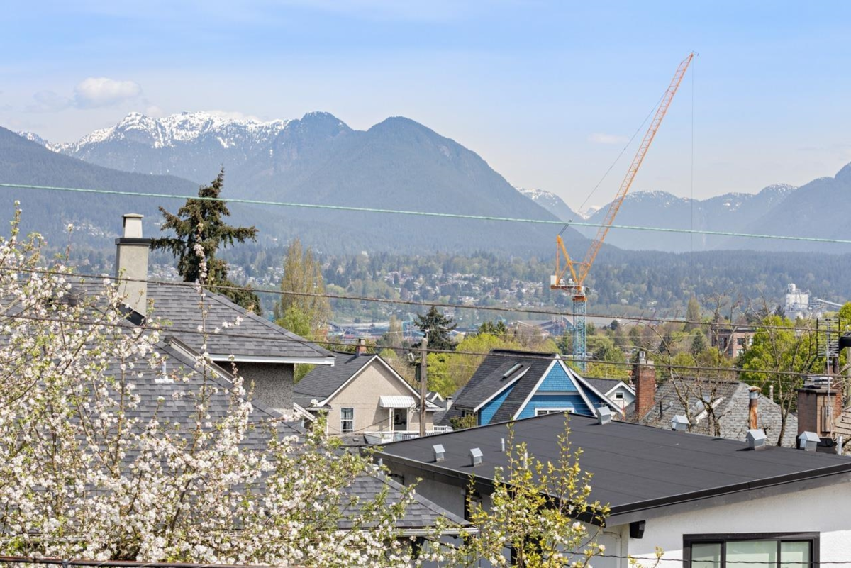 Outdoor Kitchen Photo of 1923 Parker Street, Vancouver, BC