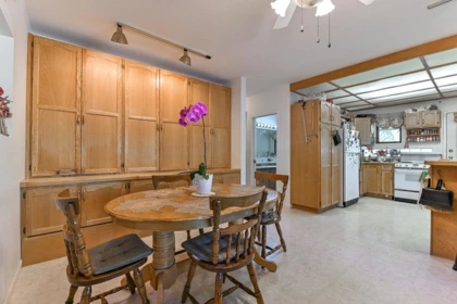 Entry Foyer Photo of 31474 Townshipline Avenue, Mission, BC