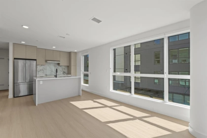 411 422 E 3rd Street, North Vancouver, BC, North Vancouver — Apartment/Condo for sale