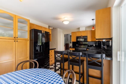 Kitchen Island Photo of 5803 Marine Way, Sechelt, BC