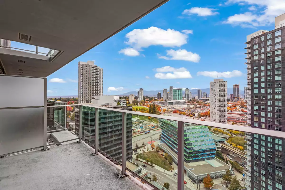 Walk-In Closet Photo of 2406 13655 Fraser Highway, Surrey, BC