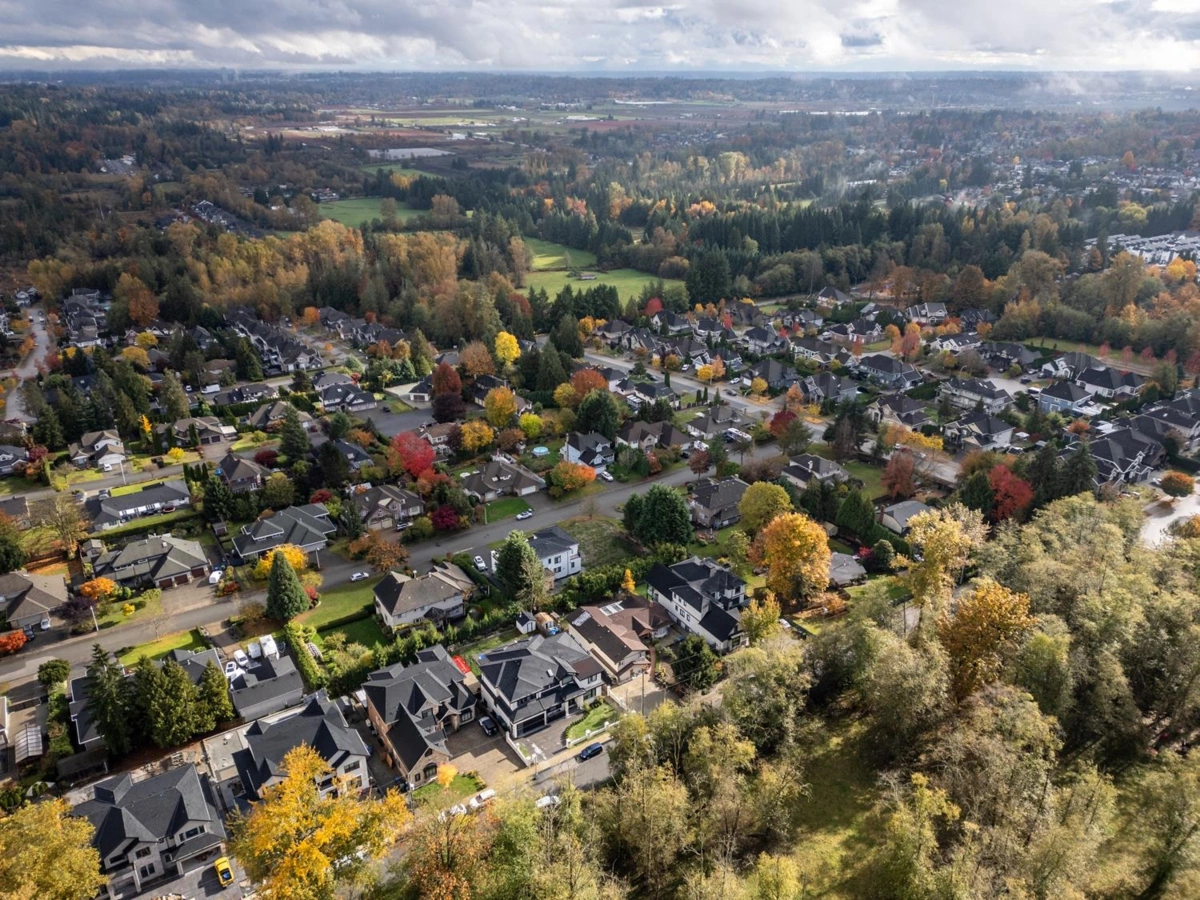 Walk-In Closet Photo of LT.2 9269 163 Street, Surrey, BC