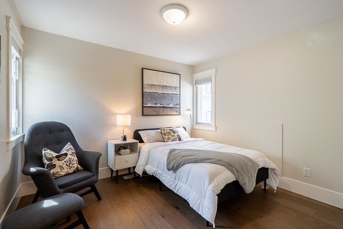 Backyard Photo of 15585 37 Avenue, Surrey, BC