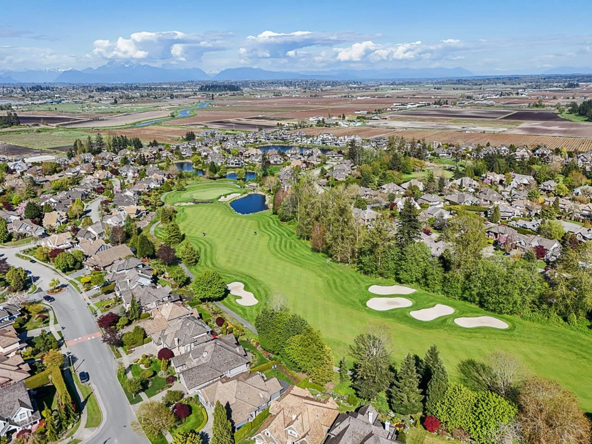 Fitness Center Photo Near 15585 37 Avenue, Surrey, BC