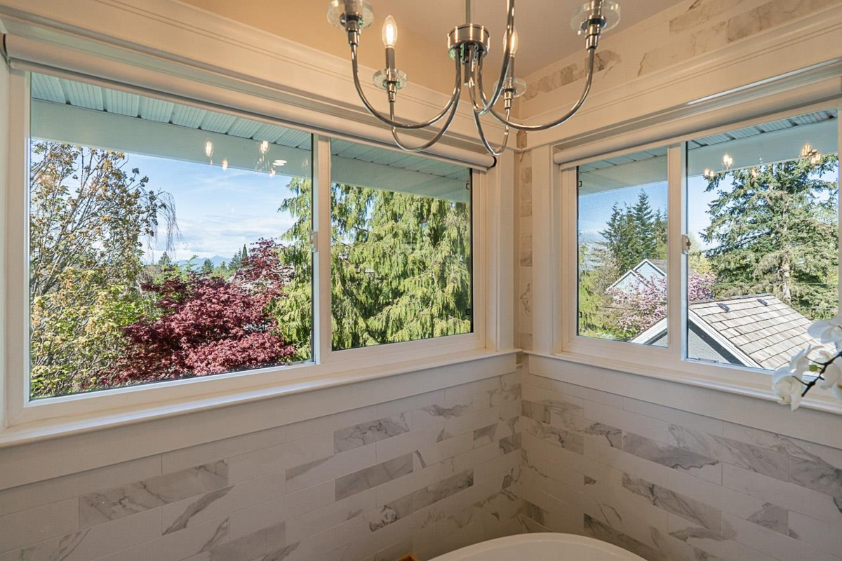 Garage Interior Photo of 15585 37 Avenue, Surrey, BC