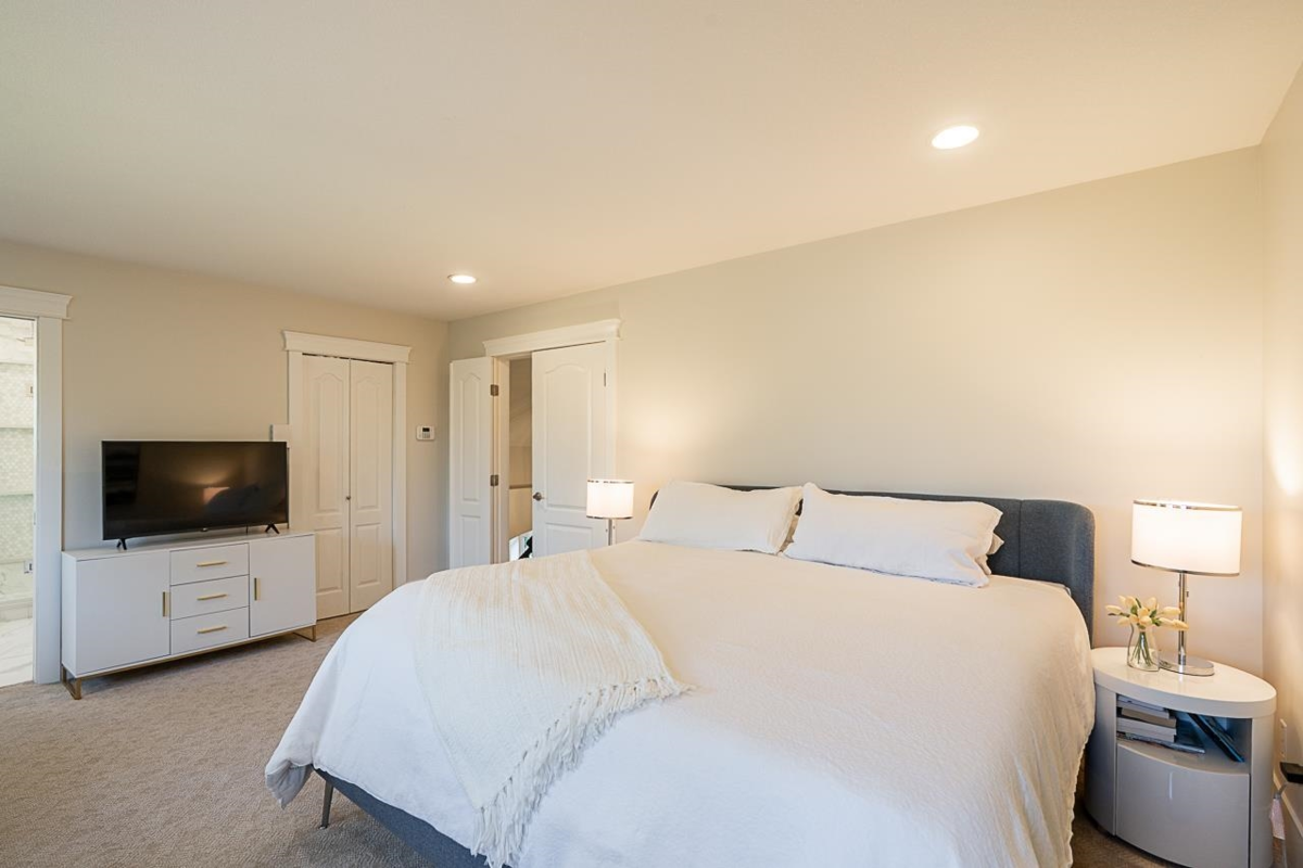 Hallway Photo of 15585 37 Avenue, Surrey, BC