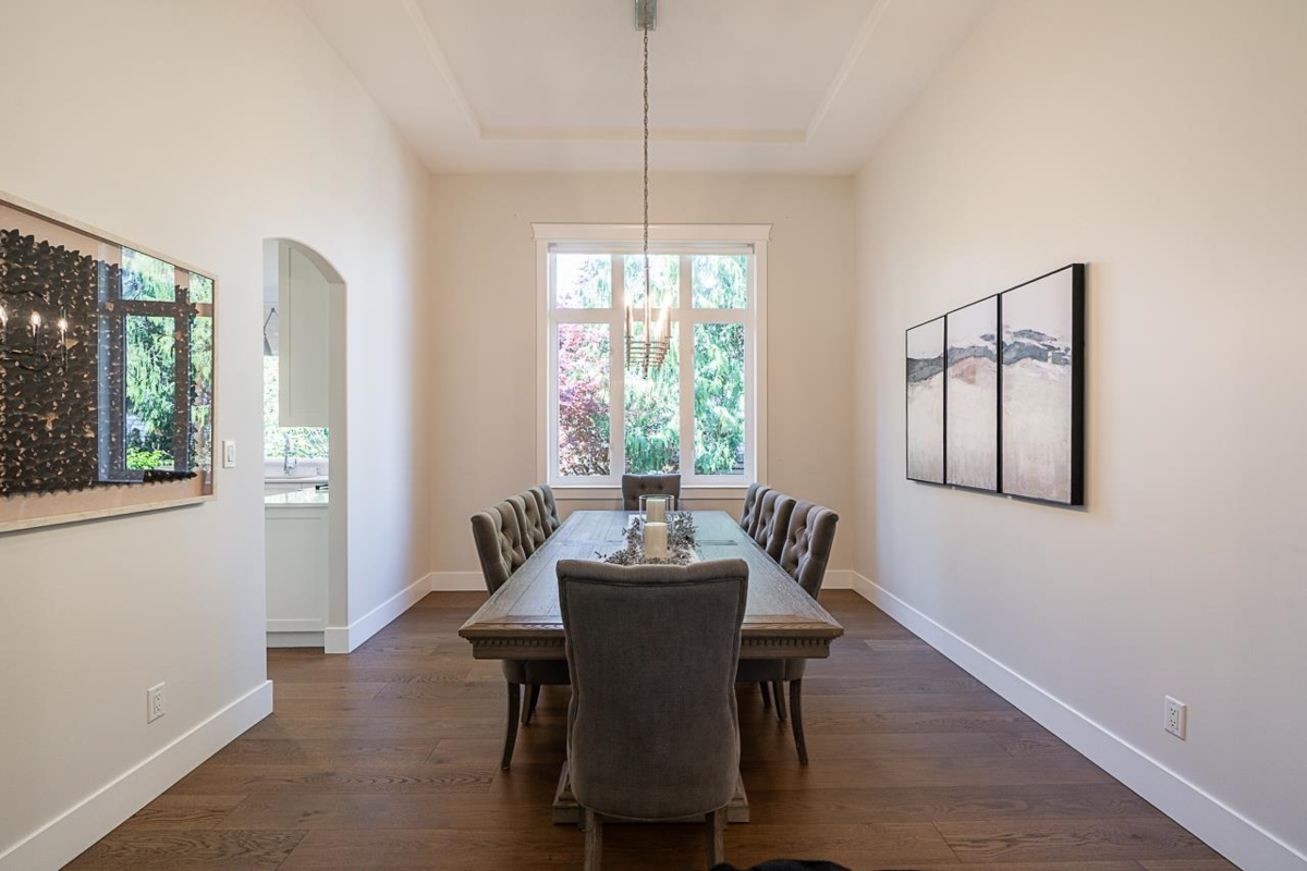 Kitchen Island Photo of 15585 37 Avenue, Surrey, BC