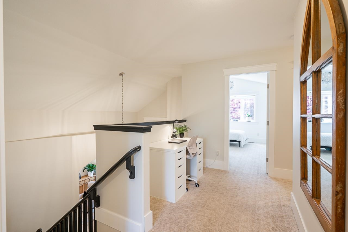 Mudroom Photo of 15585 37 Avenue, Surrey, BC