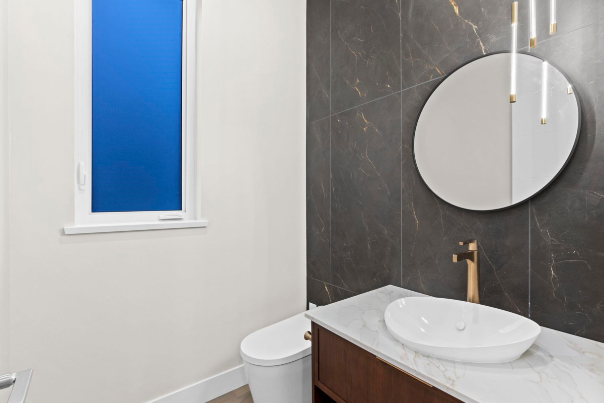 Entry Foyer Photo of 3071 Fromme Road, North Vancouver, BC