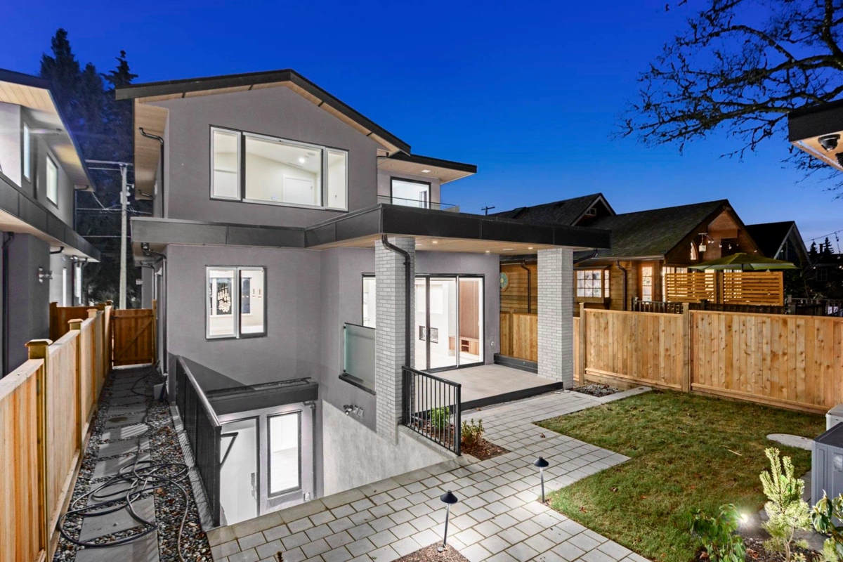 Family Room Photo of 3071 Fromme Road, North Vancouver, BC