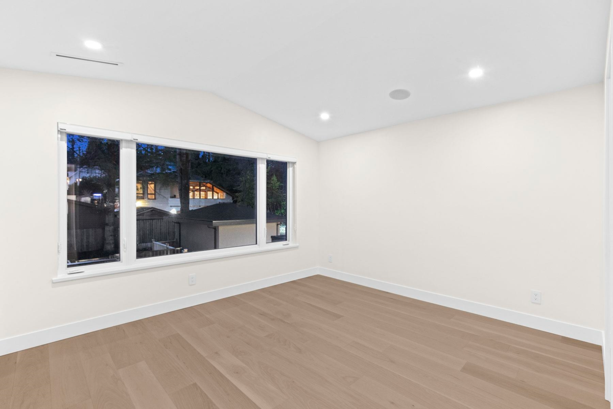 Hallway Photo of 3071 Fromme Road, North Vancouver, BC