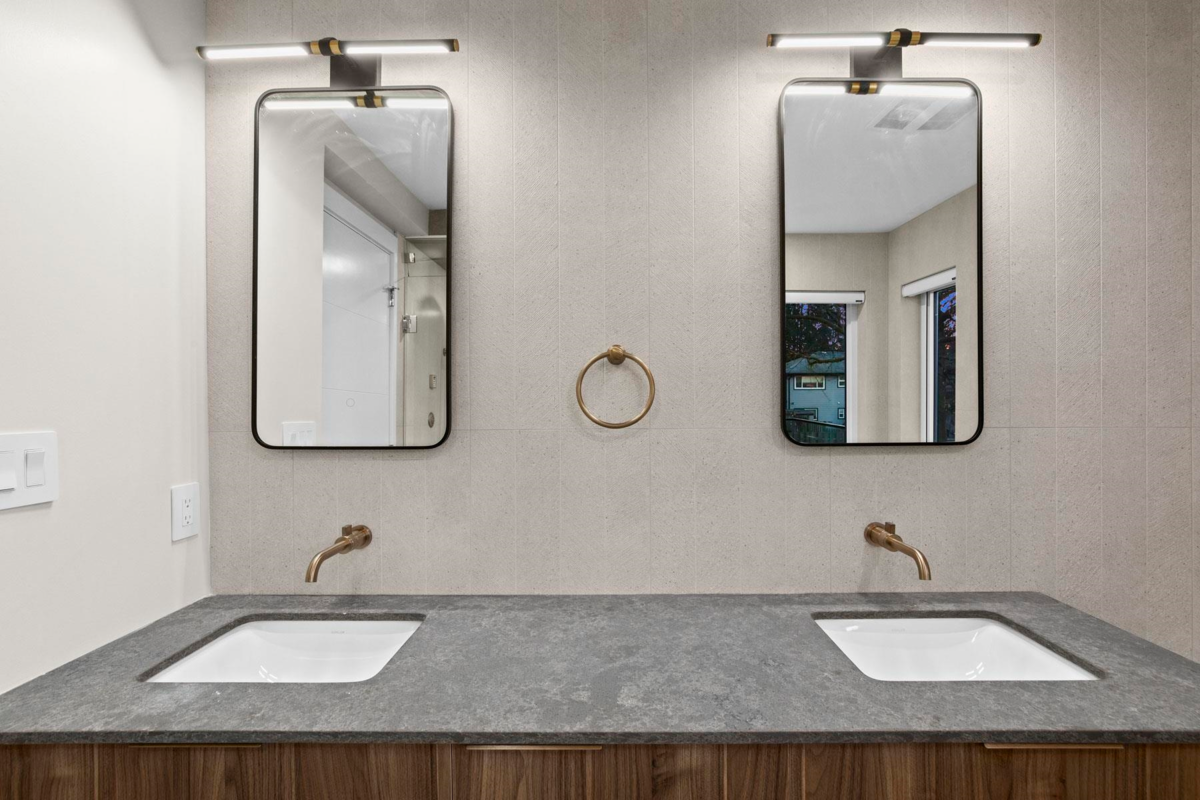 Outdoor Patio Photo of 3071 Fromme Road, North Vancouver, BC