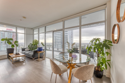 1704 6511 Sussex Avenue, Burnaby, BC, Burnaby — Apartment/Condo for sale