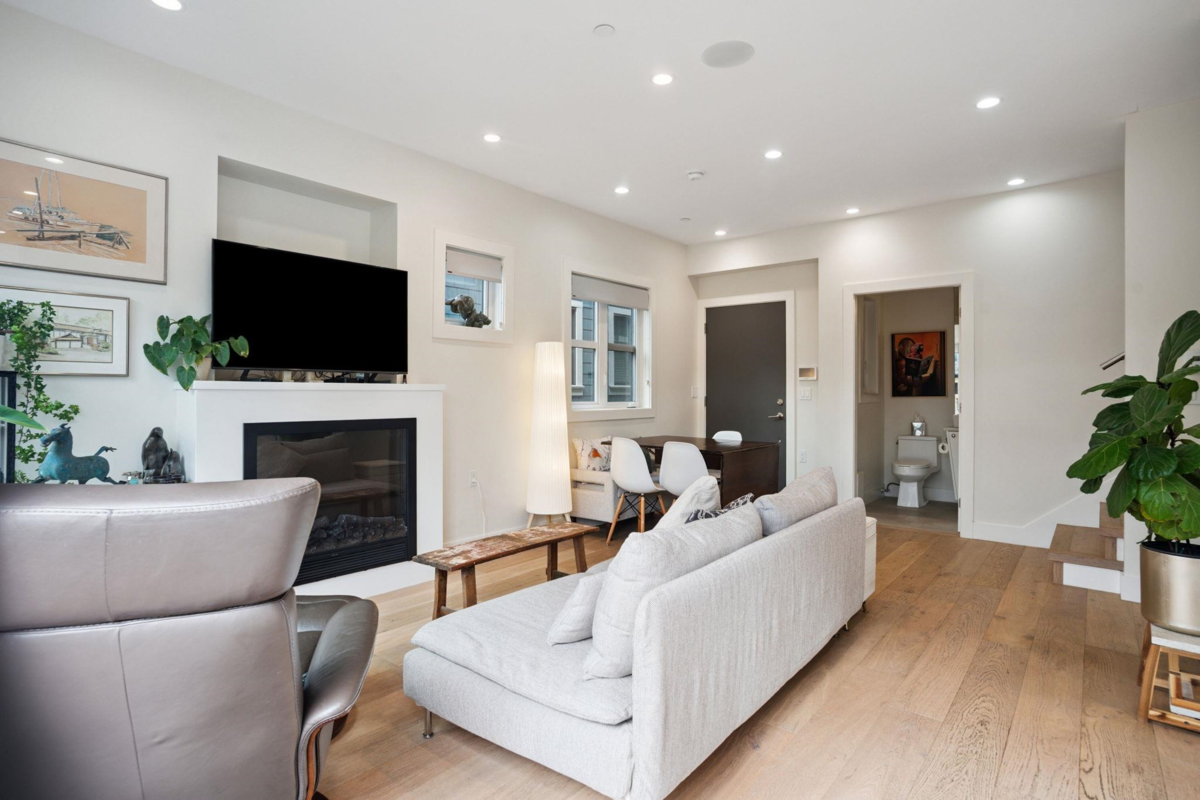 Kitchen Photo of 764 E 14th Avenue, Vancouver, BC