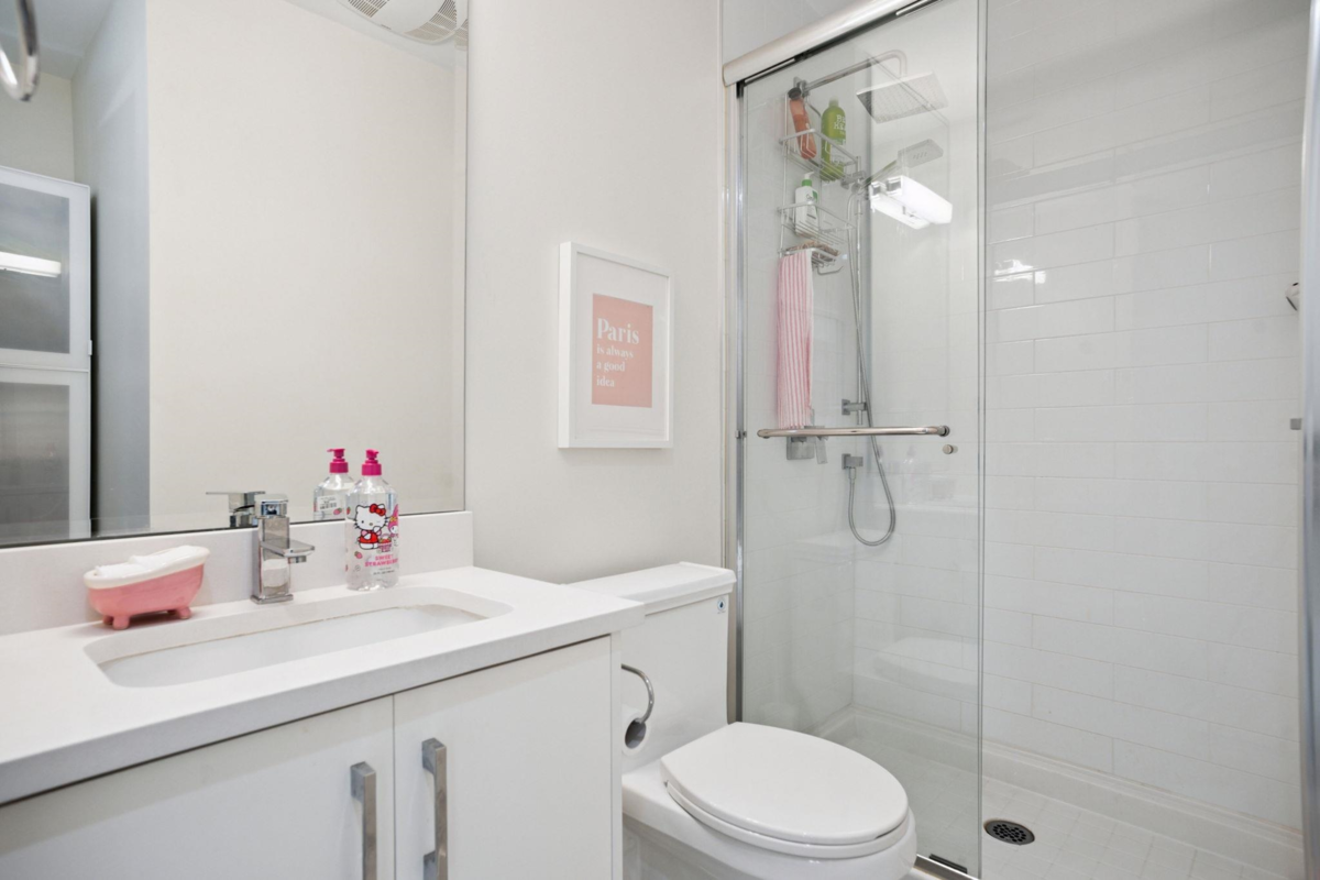 Powder Room Photo of 764 E 14th Avenue, Vancouver, BC