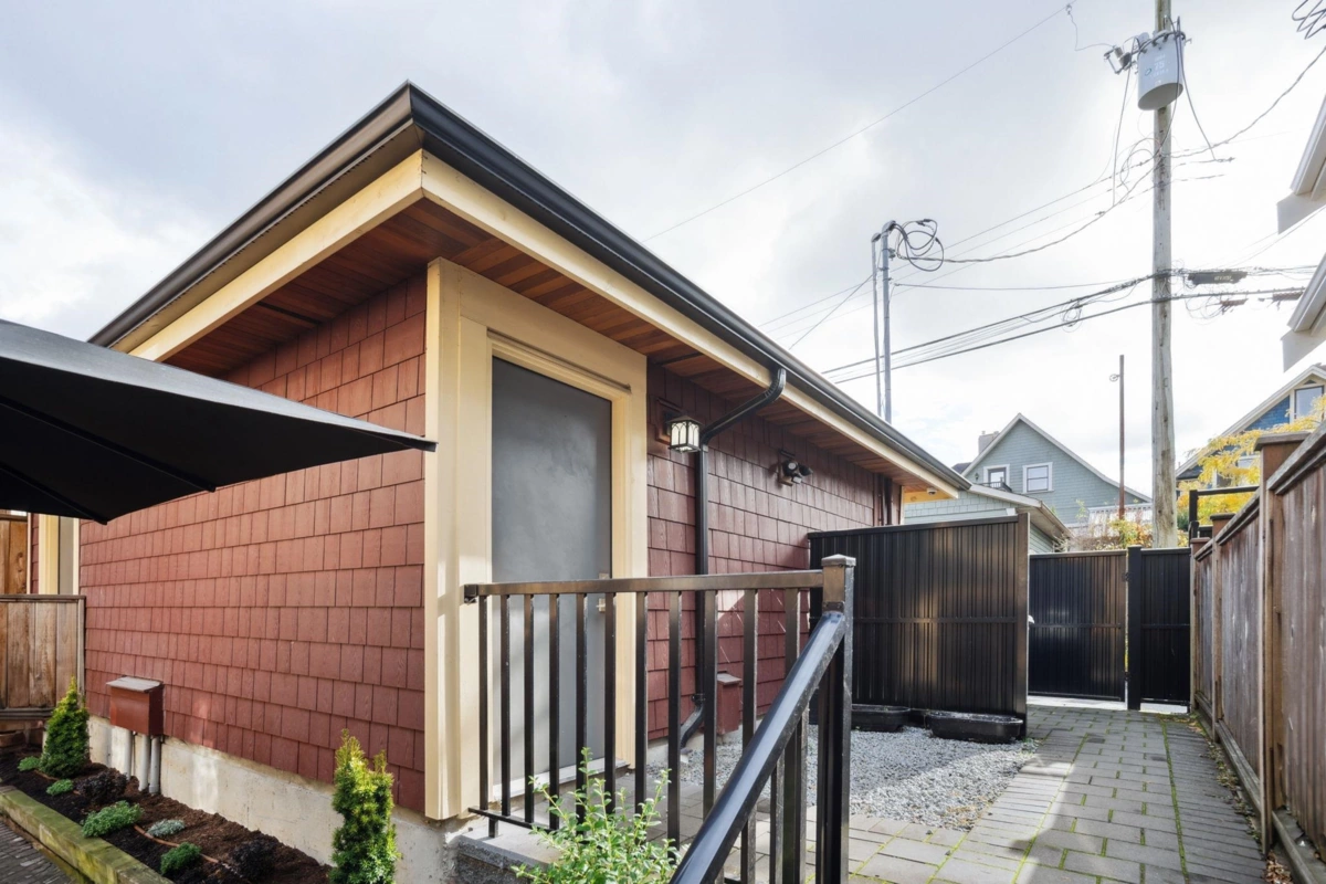 Swimming Pool Photo of 764 E 14th Avenue, Vancouver, BC