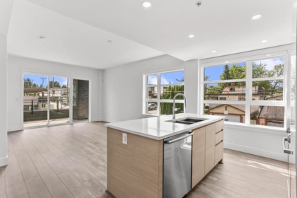 306 4788 Hastings Street, Burnaby, BC, Burnaby — Apartment/Condo for sale