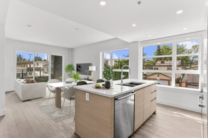 306 4788 Hastings Street, Burnaby, BC, Burnaby — Apartment/Condo for sale
