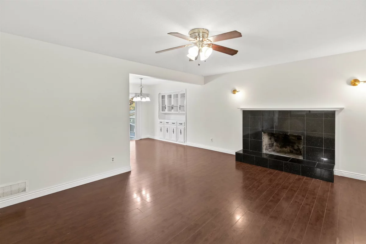 Breakfast Nook Photo of 3782 Lindsay Street, Abbotsford, BC