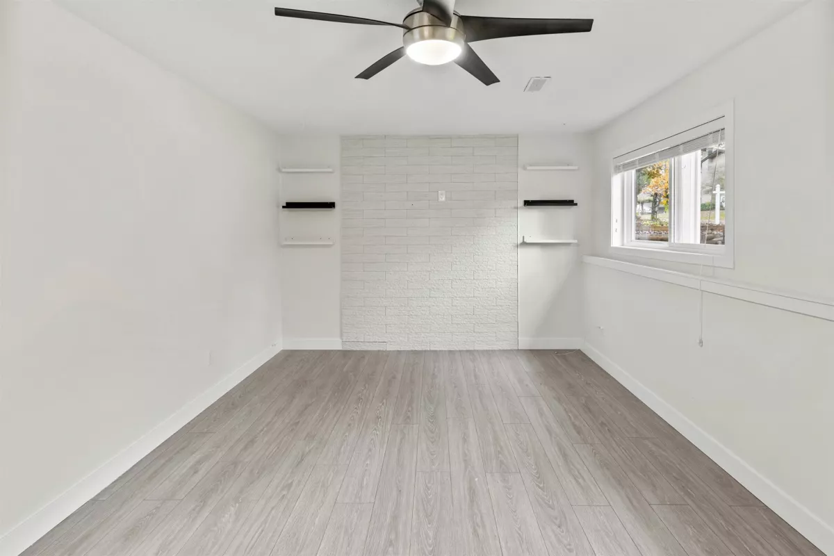 Entry Foyer Photo of 3782 Lindsay Street, Abbotsford, BC