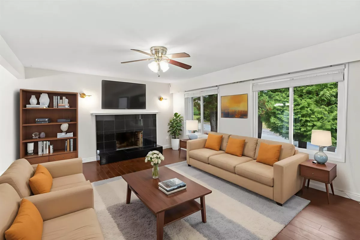 Family Room Photo of 3782 Lindsay Street, Abbotsford, BC