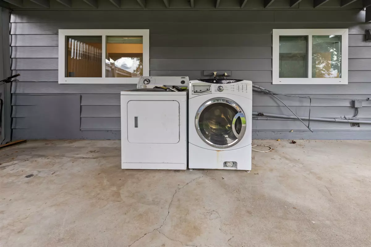 Neighborhood Park Photo Near 3782 Lindsay Street, Abbotsford, BC