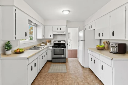 Kitchen Photo of 3782 Lindsay Street, Abbotsford, BC