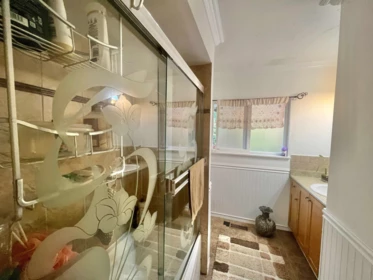 Guest Bathroom Photo of 12542 Grove Crescent, Surrey, BC
