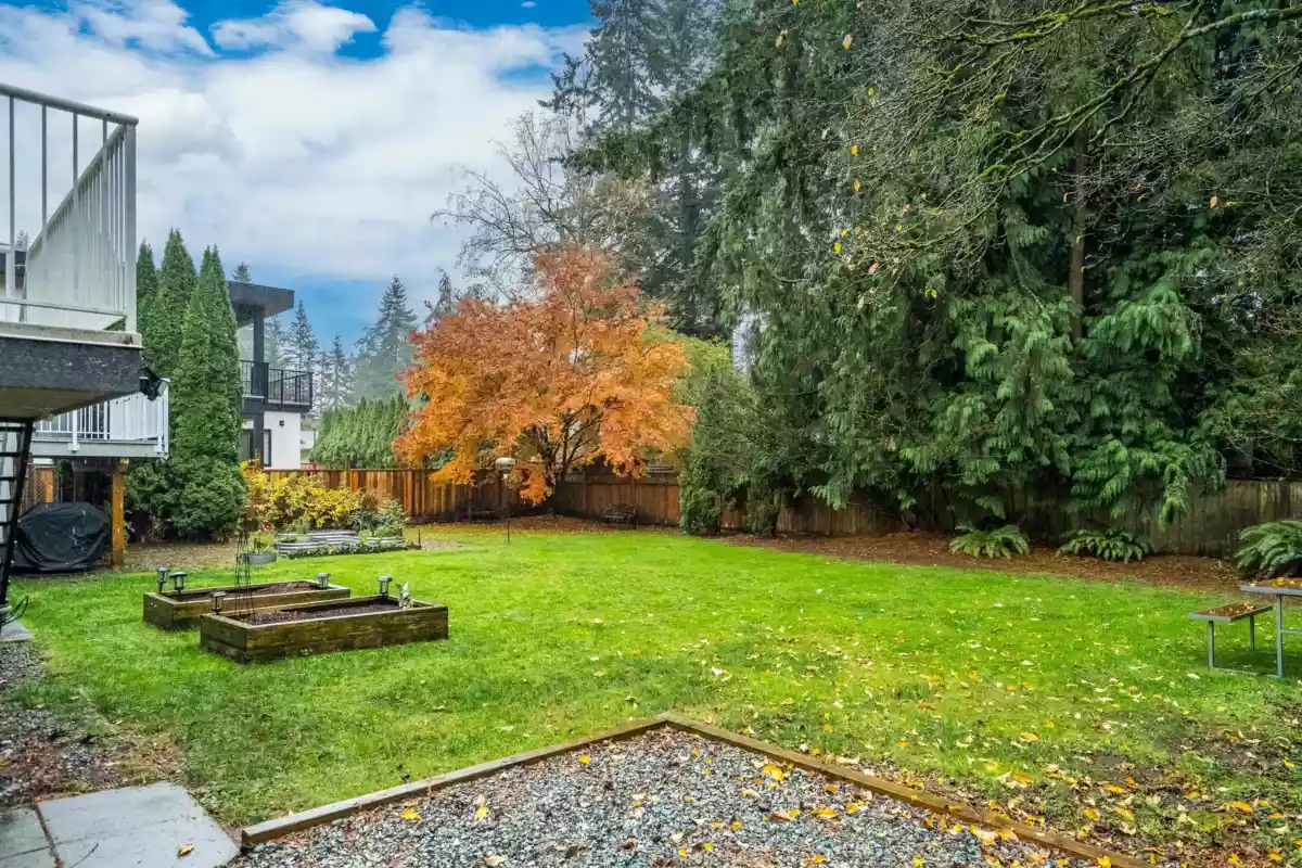 Swimming Pool Photo of 20738 38a Avenue, Langley, BC