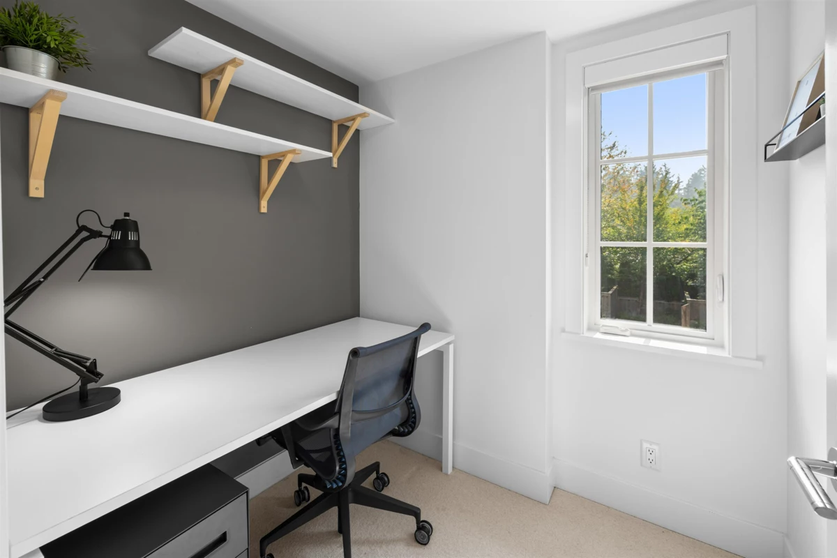 Bedroom 4 Photo of 6 1133 Ridgewood Drive, North Vancouver, BC