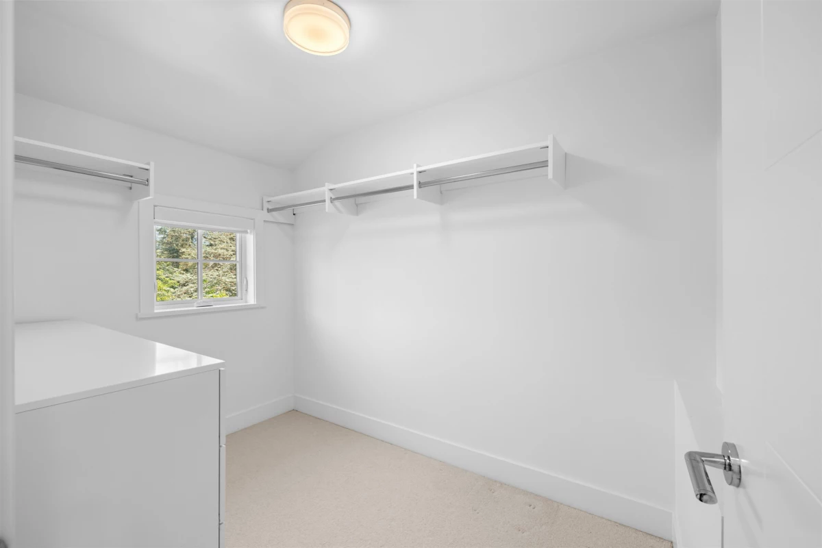 Laundry Room Photo of 6 1133 Ridgewood Drive, North Vancouver, BC