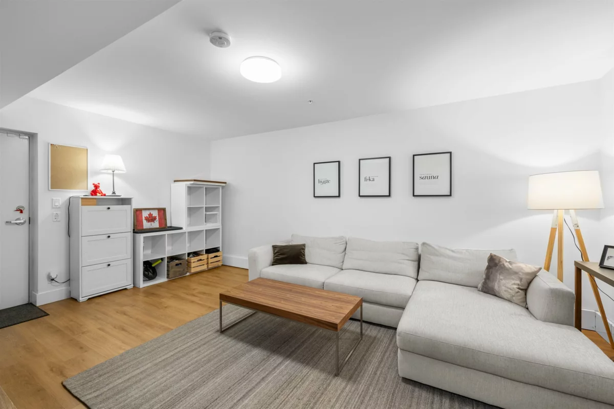 Mudroom Photo of 6 1133 Ridgewood Drive, North Vancouver, BC