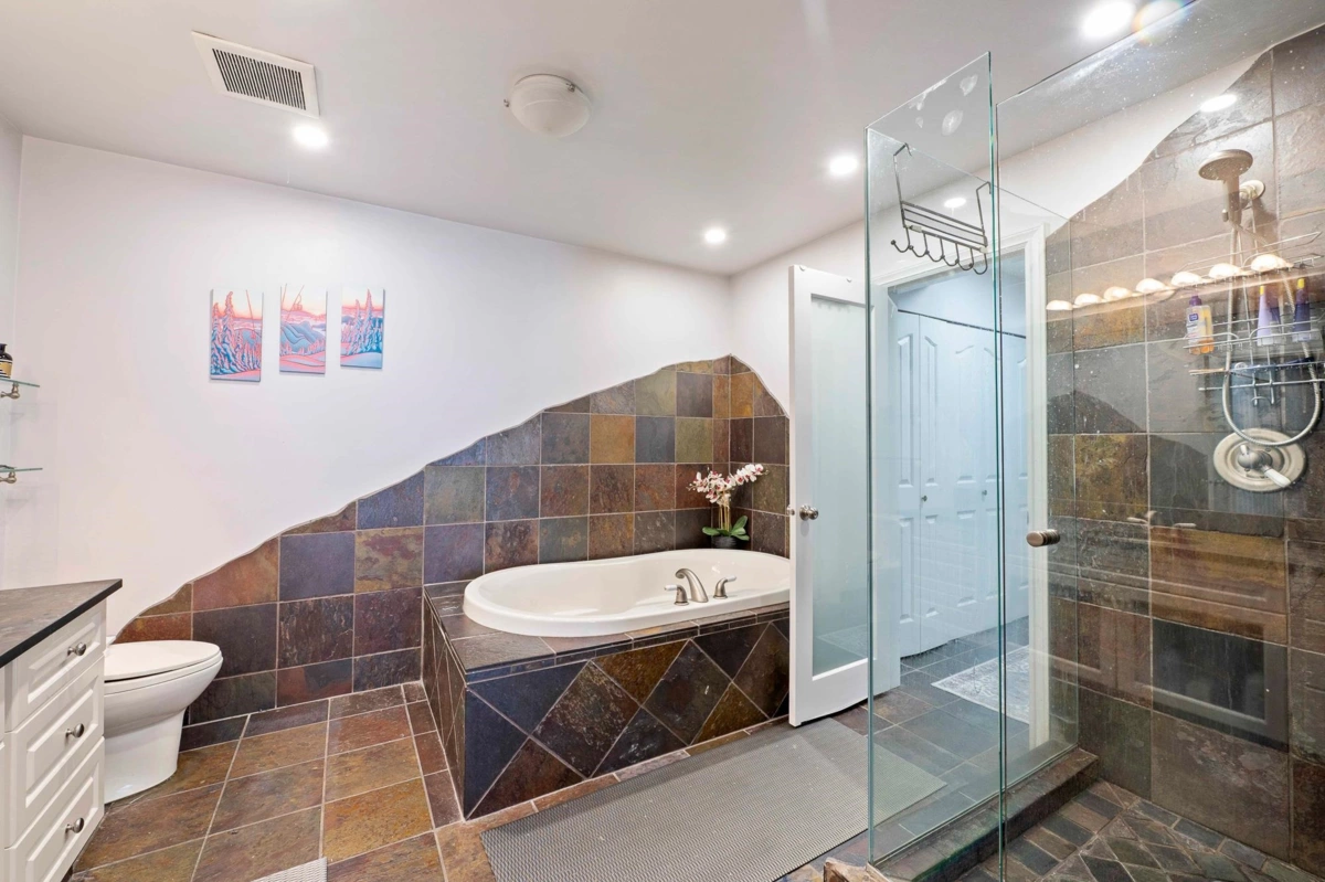 Backyard Photo of 410 777 Eighth Street, New Westminster, BC