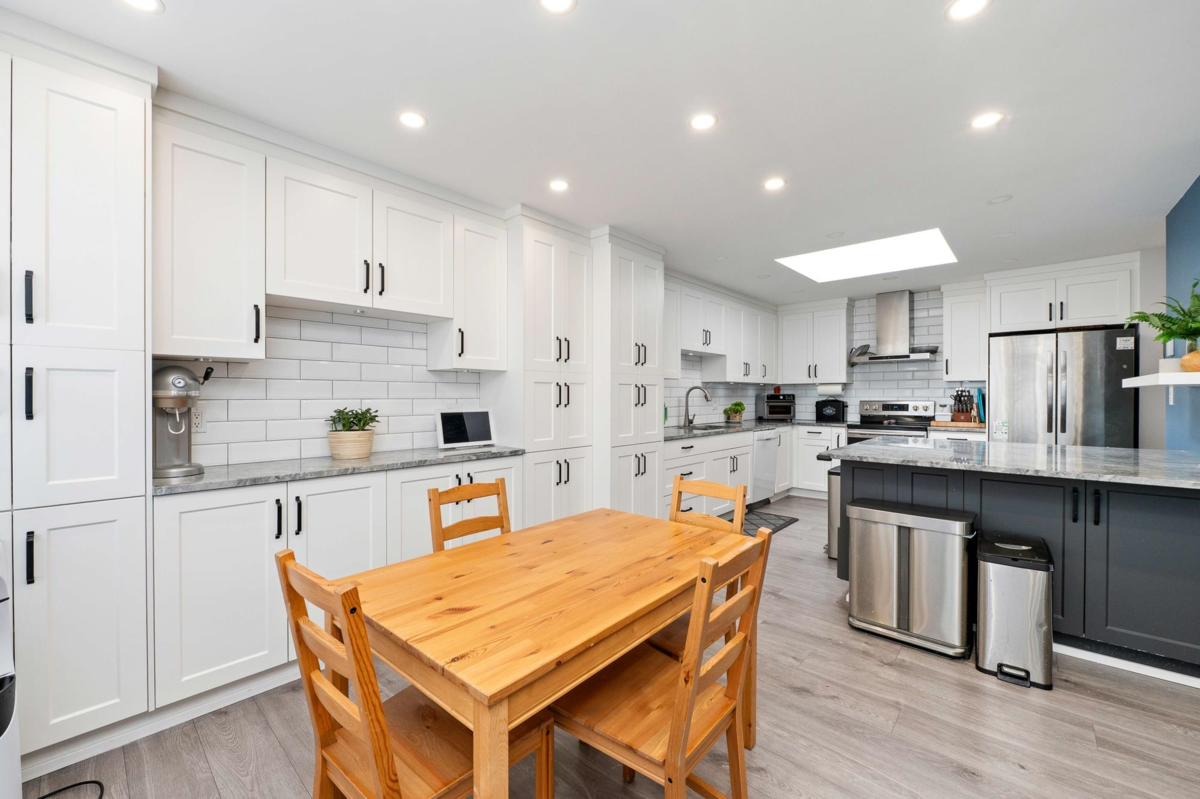 Kitchen Island Photo of 410 777 Eighth Street, New Westminster, BC