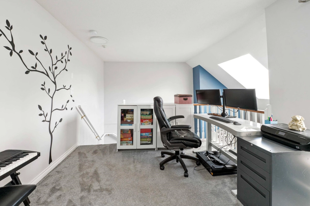 Office / Den Photo of 410 777 Eighth Street, New Westminster, BC