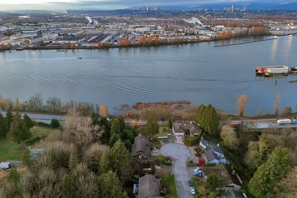 Fitness Center Photo Near 8953 Nelson View, Delta, BC