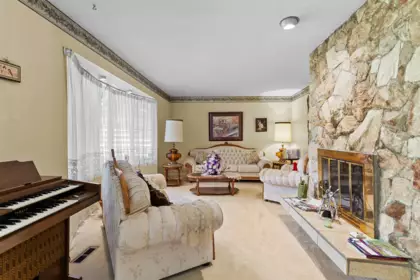 Family Room Photo of 11668 272 Street, Maple Ridge, BC