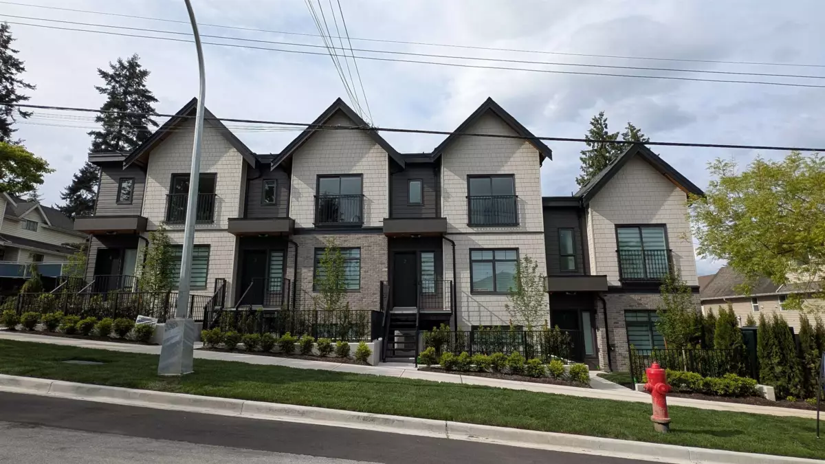 Swimming Pool Photo of 7 339 Keary Street, New Westminster, BC
