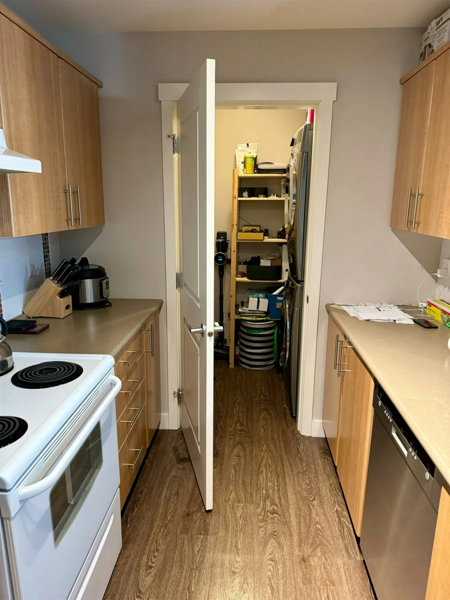 Dining Area Photo of 206 19388 65 Avenue, Surrey, BC