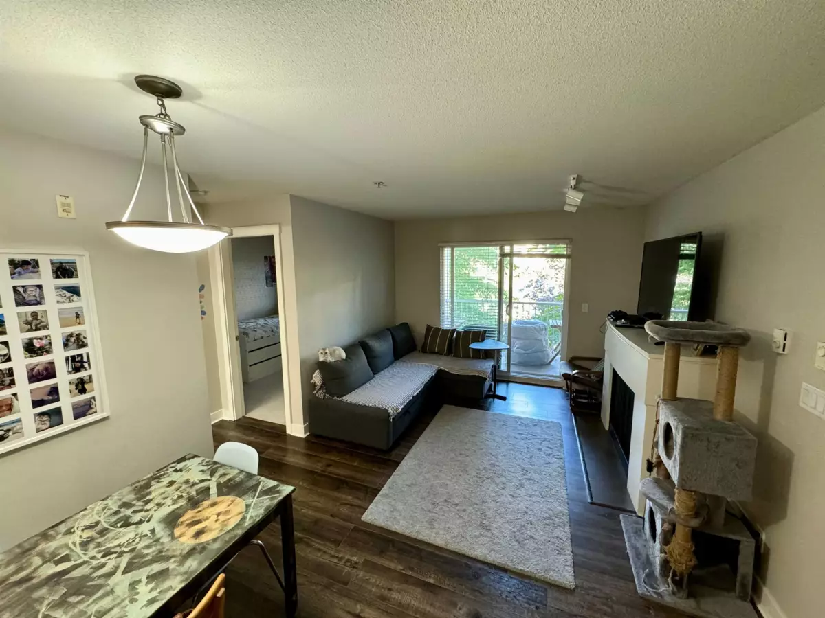 Exterior Front Photo of 206 19388 65 Avenue, Surrey, BC