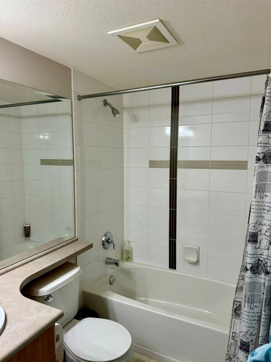 Kitchen Island Photo of 206 19388 65 Avenue, Surrey, BC