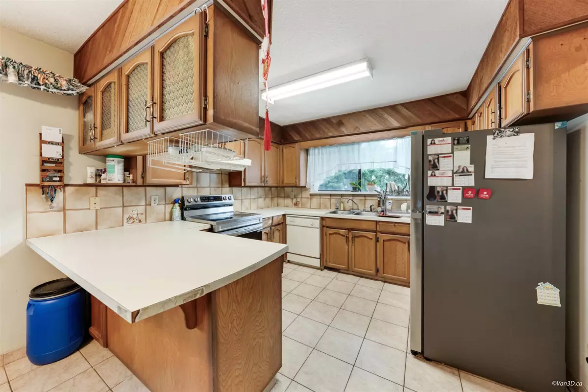 Bedroom 2 Photo of 8167 10th Avenue, Burnaby, BC