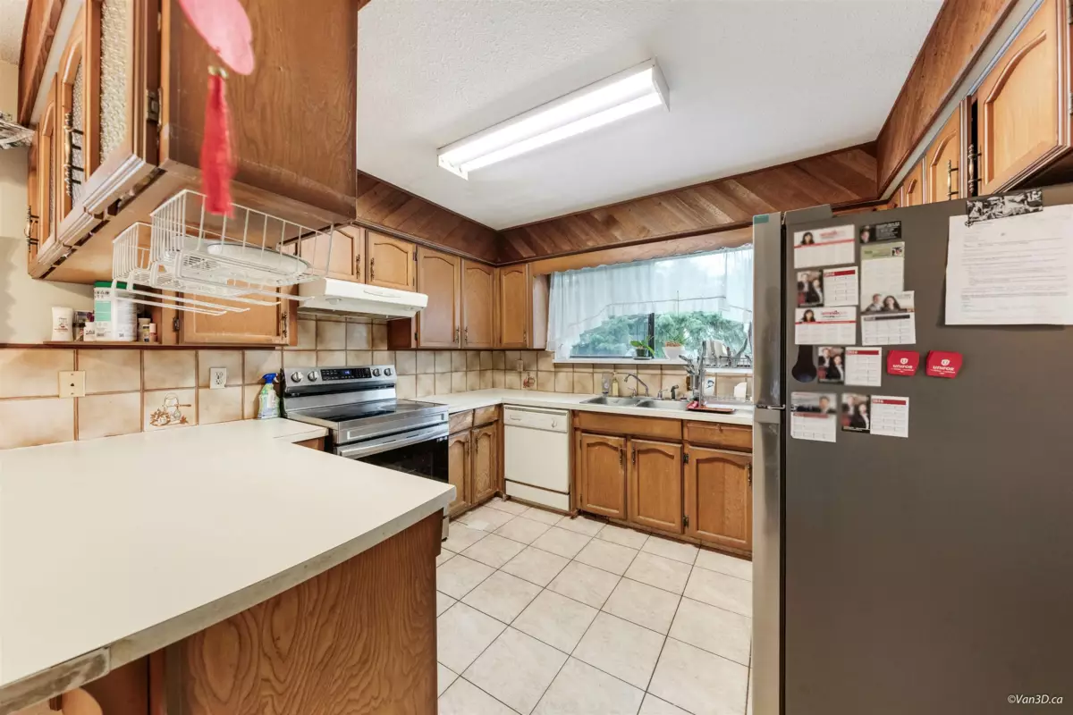 Bedroom 3 Photo of 8167 10th Avenue, Burnaby, BC