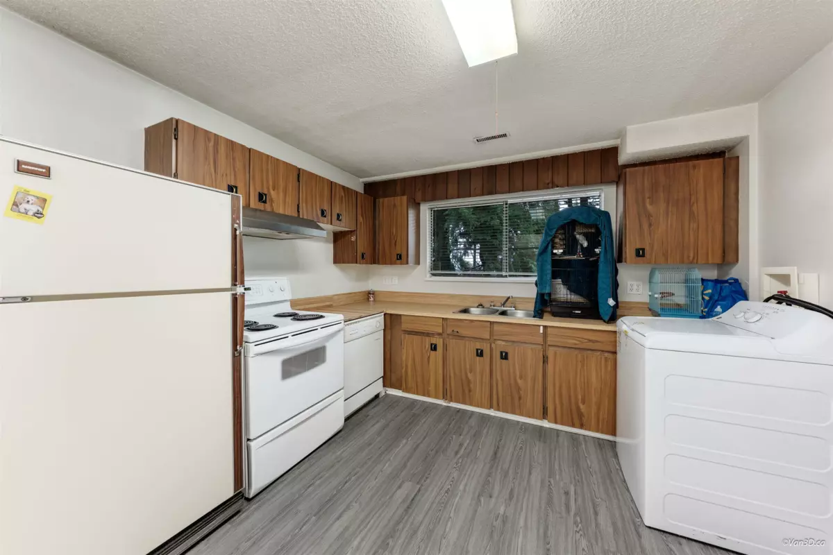 Garden / Landscaping Photo of 8167 10th Avenue, Burnaby, BC