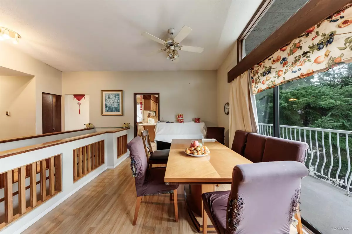 Kitchen Photo of 8167 10th Avenue, Burnaby, BC