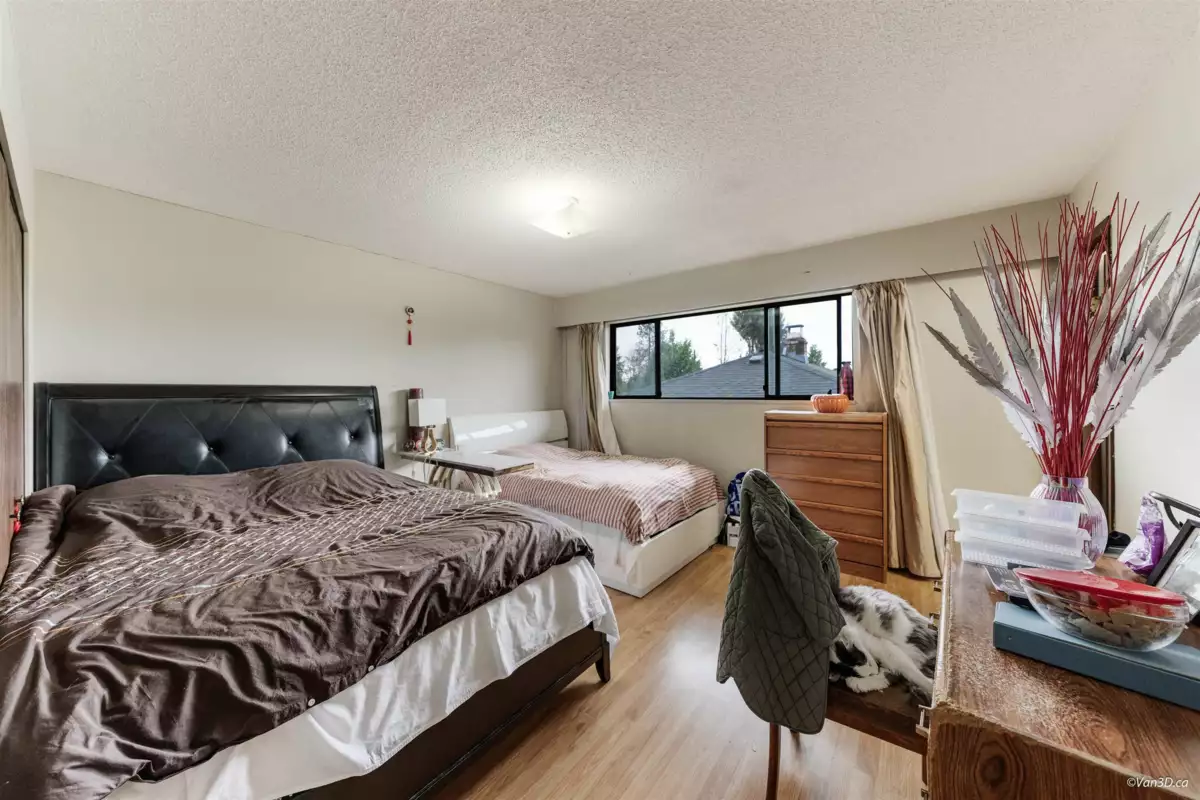 Laundry Room Photo of 8167 10th Avenue, Burnaby, BC