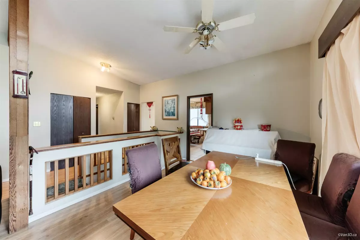 Primary Bathroom Photo of 8167 10th Avenue, Burnaby, BC