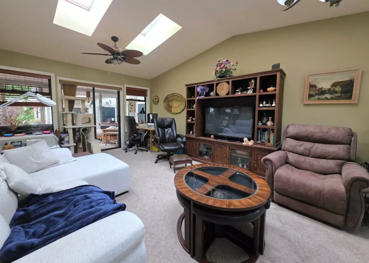 Breakfast Nook Photo of 3319 275 Street, Langley, BC